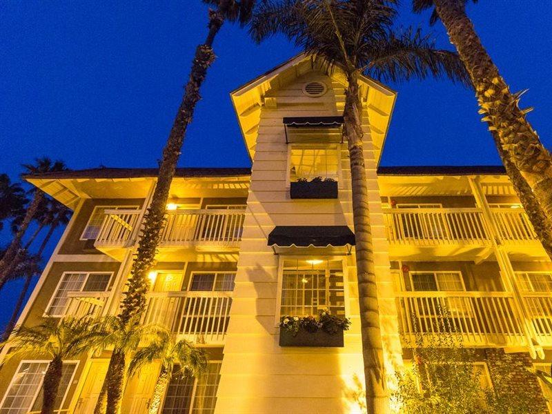 Ramada By Wyndham Costa Mesa/Newport Beach Екстериор снимка