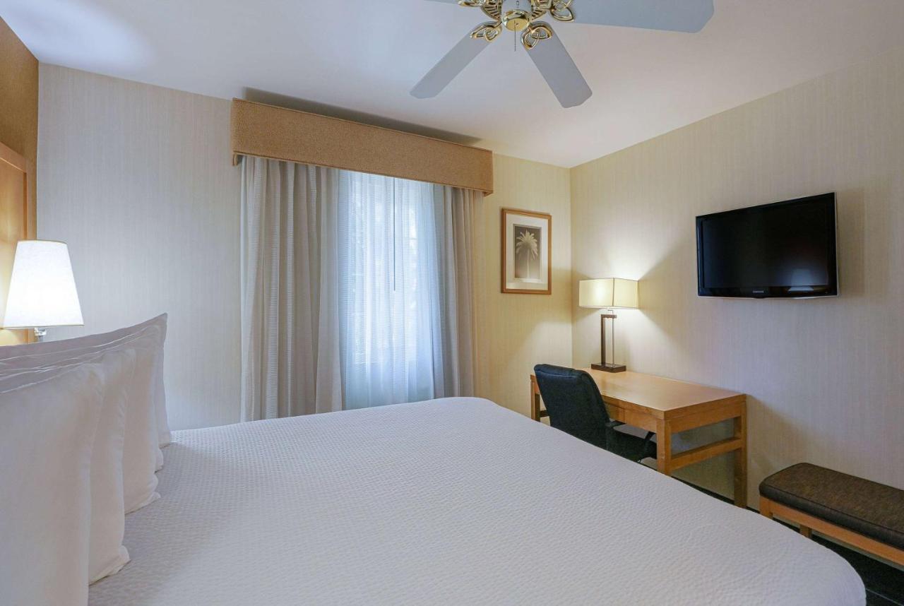 Ramada By Wyndham Costa Mesa/Newport Beach Екстериор снимка