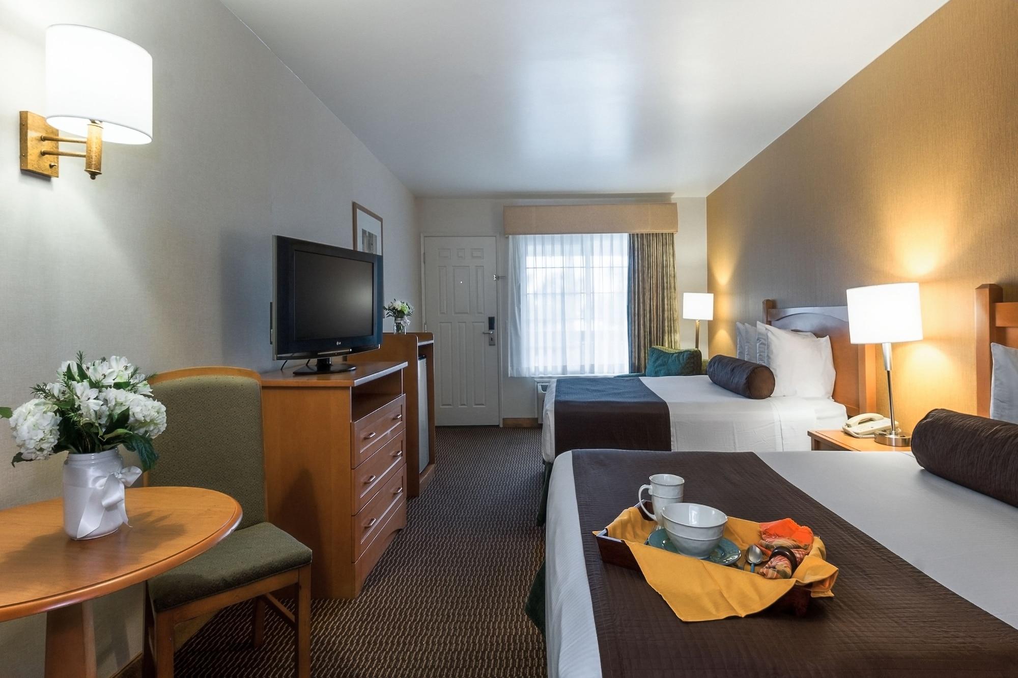 Ramada By Wyndham Costa Mesa/Newport Beach Екстериор снимка