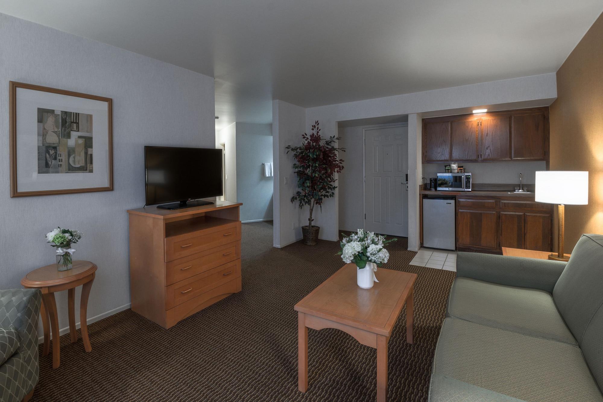 Ramada By Wyndham Costa Mesa/Newport Beach Екстериор снимка