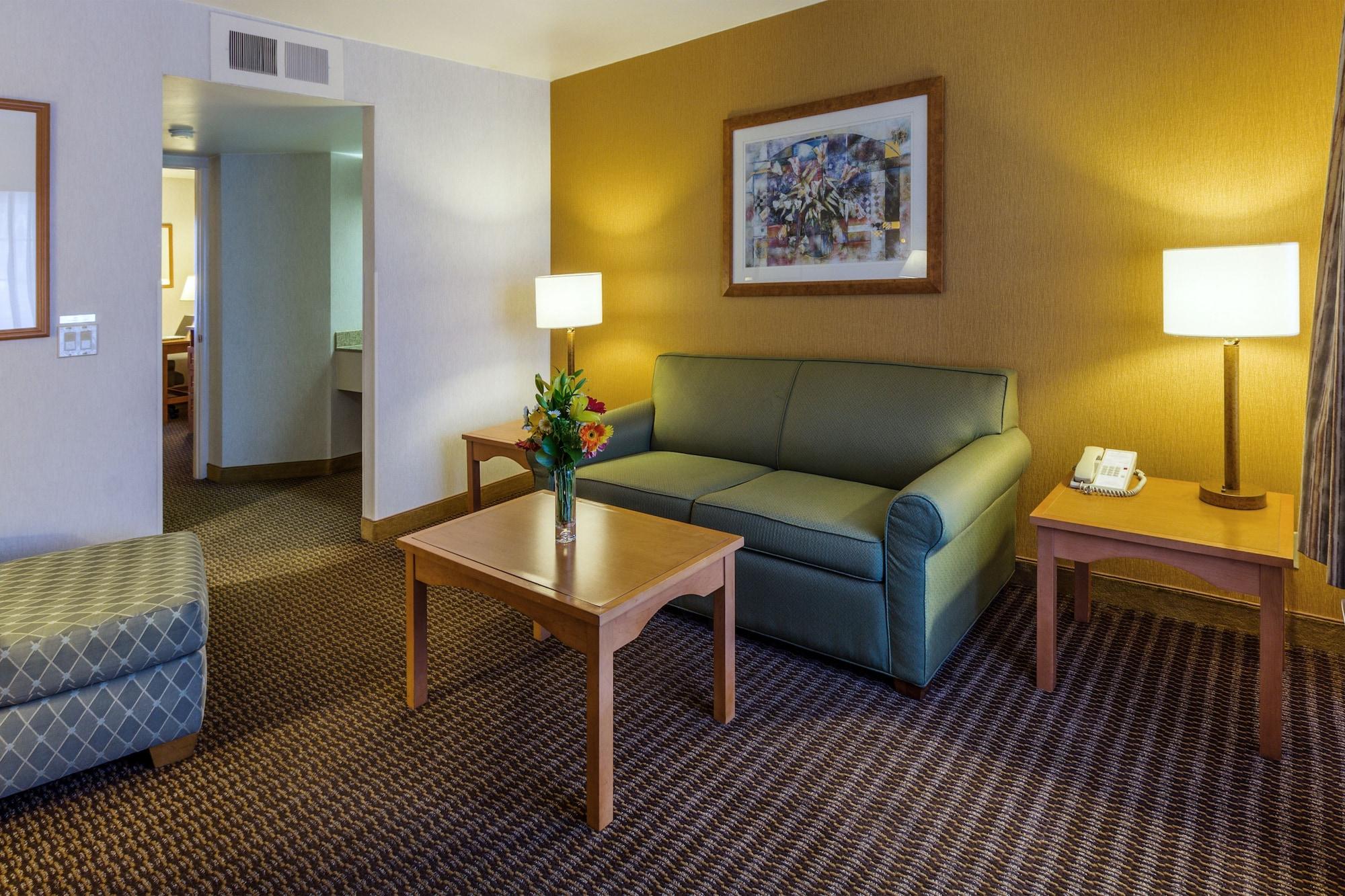 Ramada By Wyndham Costa Mesa/Newport Beach Екстериор снимка