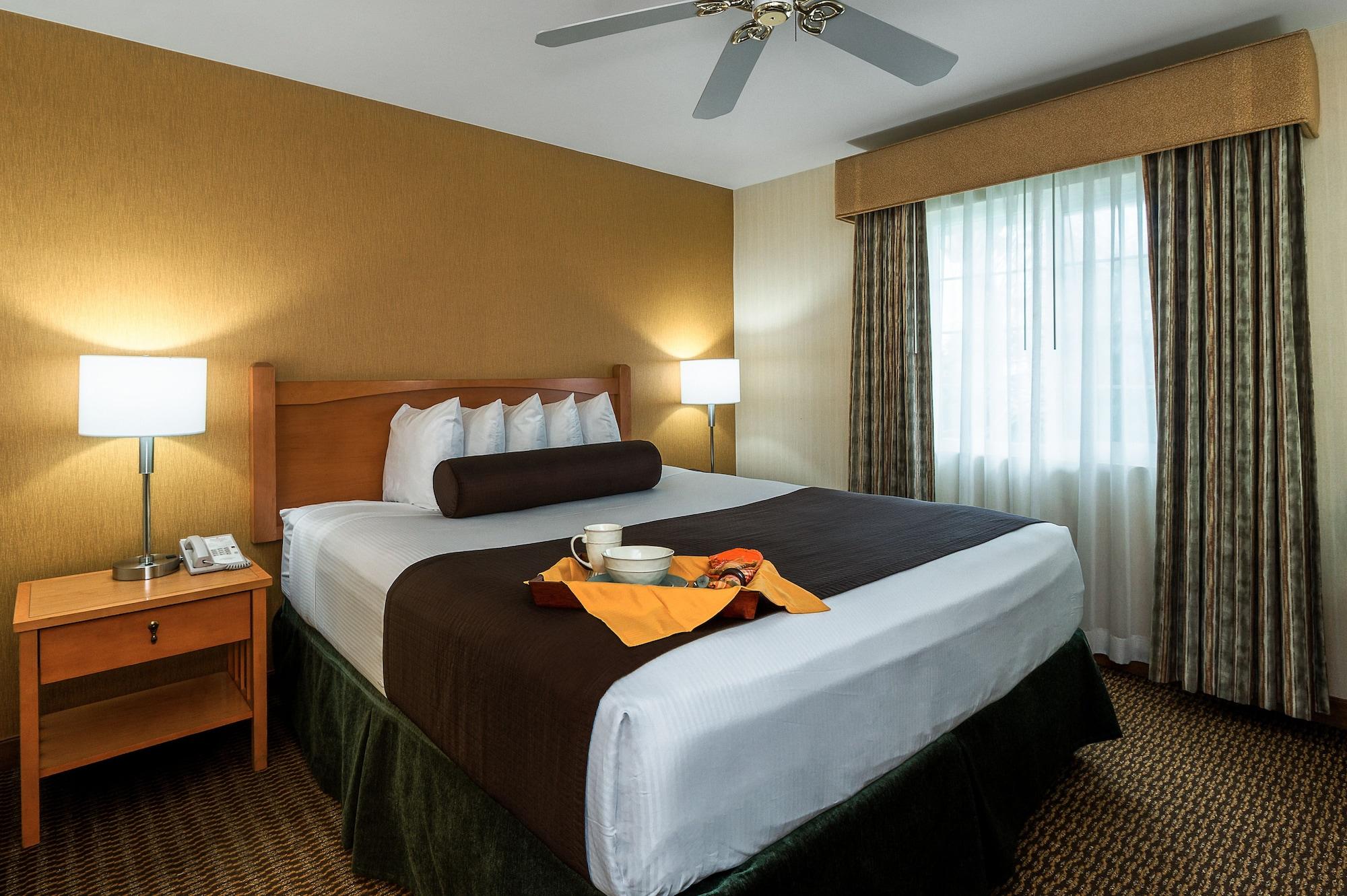 Ramada By Wyndham Costa Mesa/Newport Beach Екстериор снимка