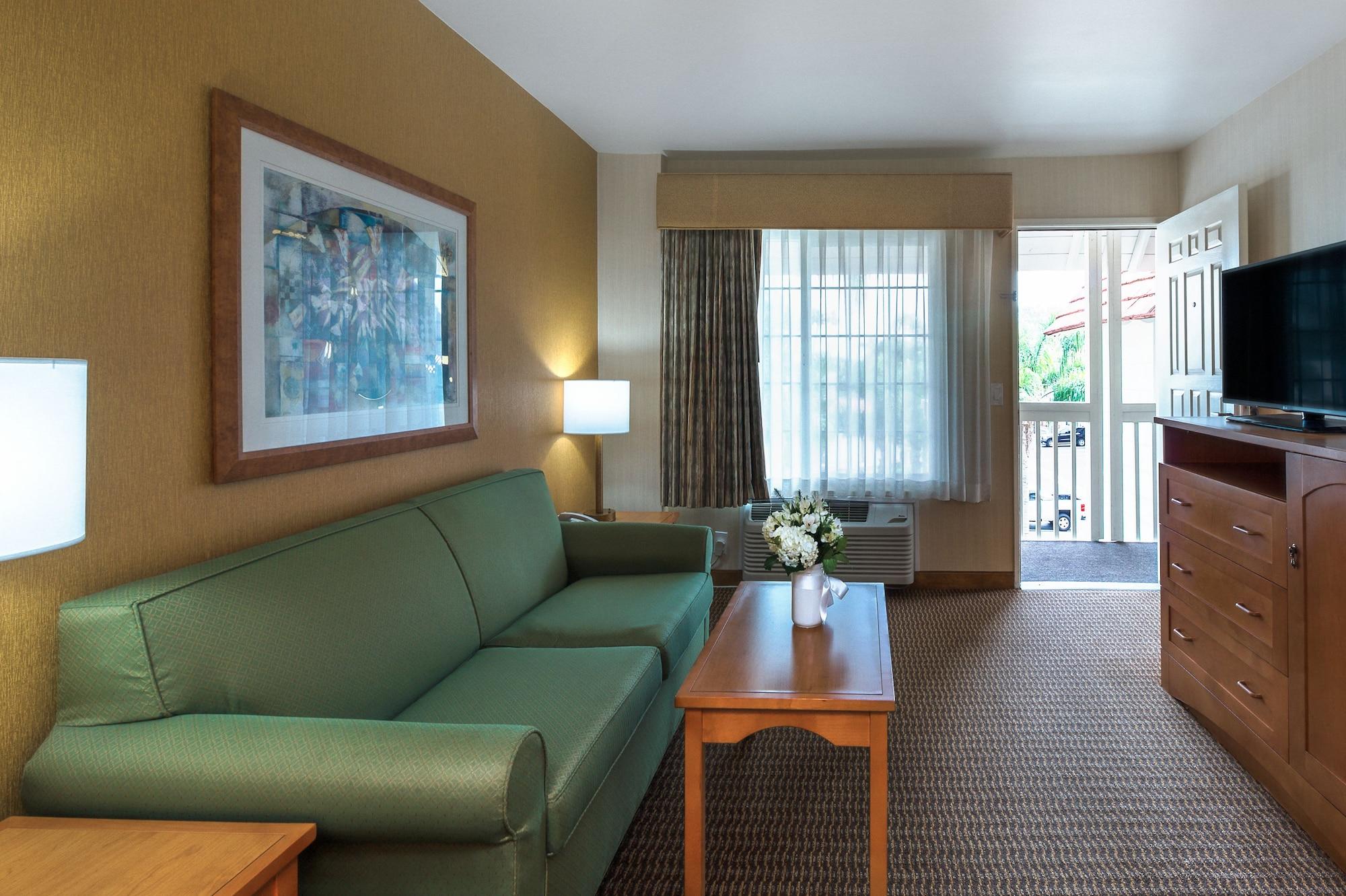 Ramada By Wyndham Costa Mesa/Newport Beach Екстериор снимка